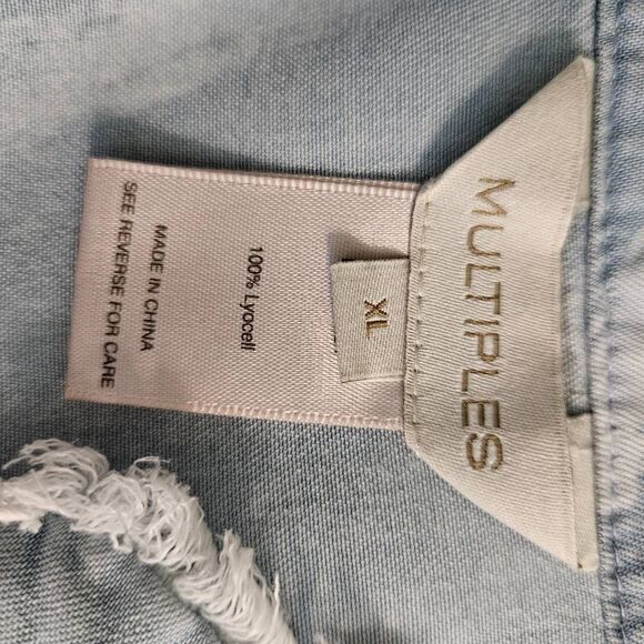Multiples soft light denim shirt. Size XL.   #843 - Picture 5 of 6